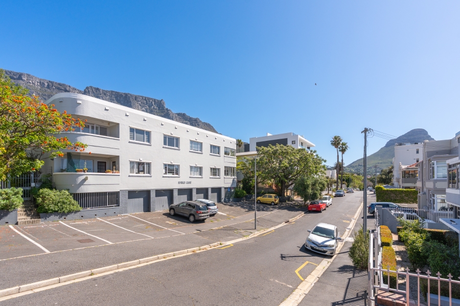 2 Bedroom Property for Sale in Vredehoek Western Cape